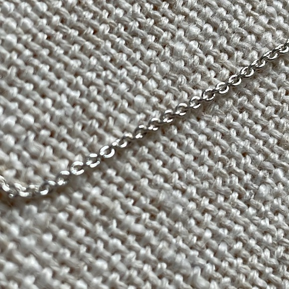 Sterling silver 18” chain, in excellent condition. - Picture 2 of 4